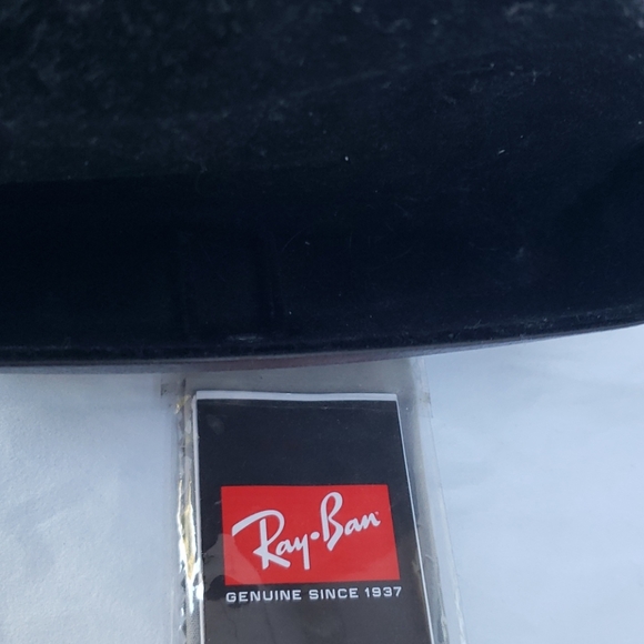Ray-Ban Case with Cloth - Picture 4 of 5
